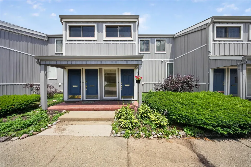 9579 Harbour Cove Court Ypsilanti Charter Township MI 48197