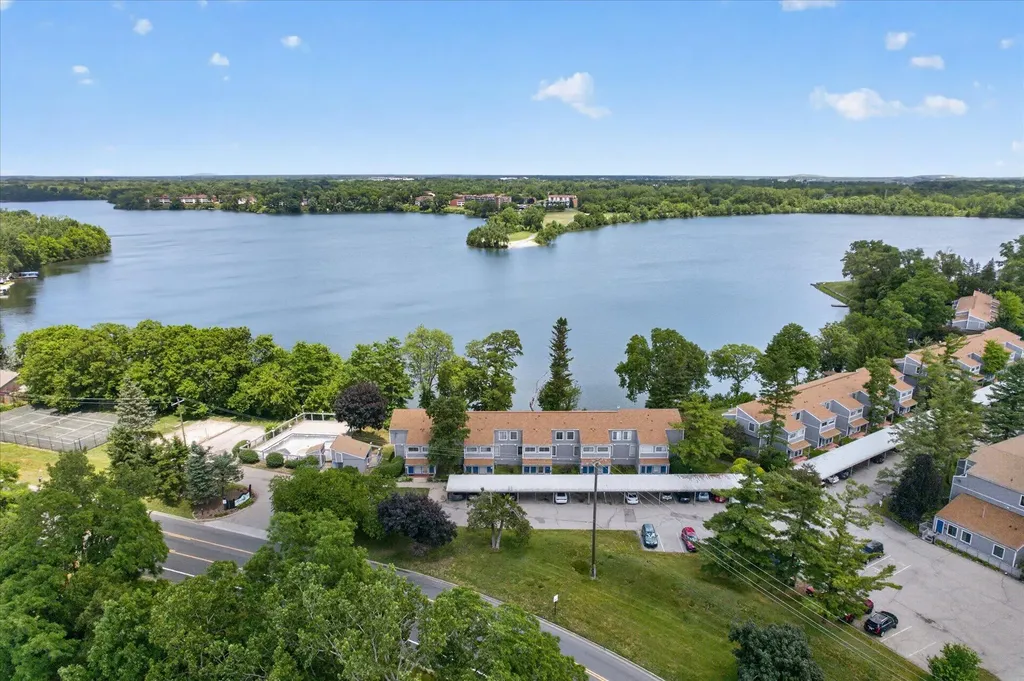 9579 Harbour Cove Court Ypsilanti Charter Township MI 48197