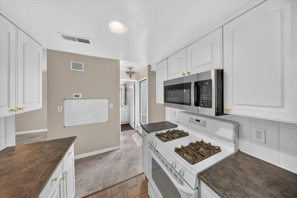 9579 Harbour Cove Court Ypsilanti Charter Township MI 48197