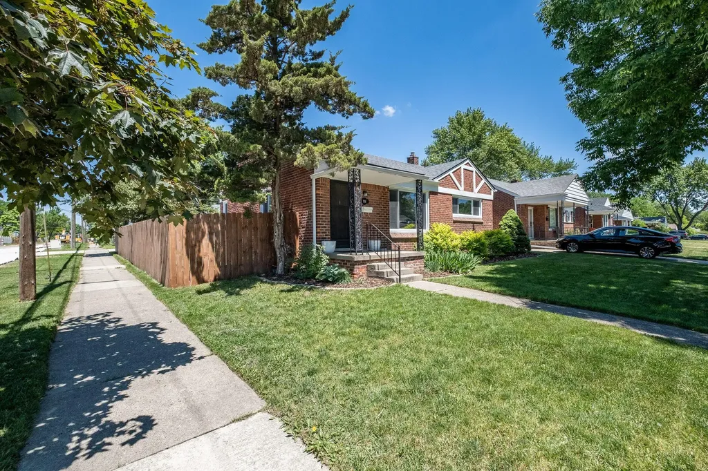 332 Normandy Road Royal Oak City MI 48073