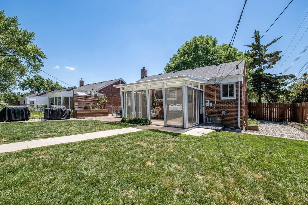 332 Normandy Road Royal Oak City MI 48073
