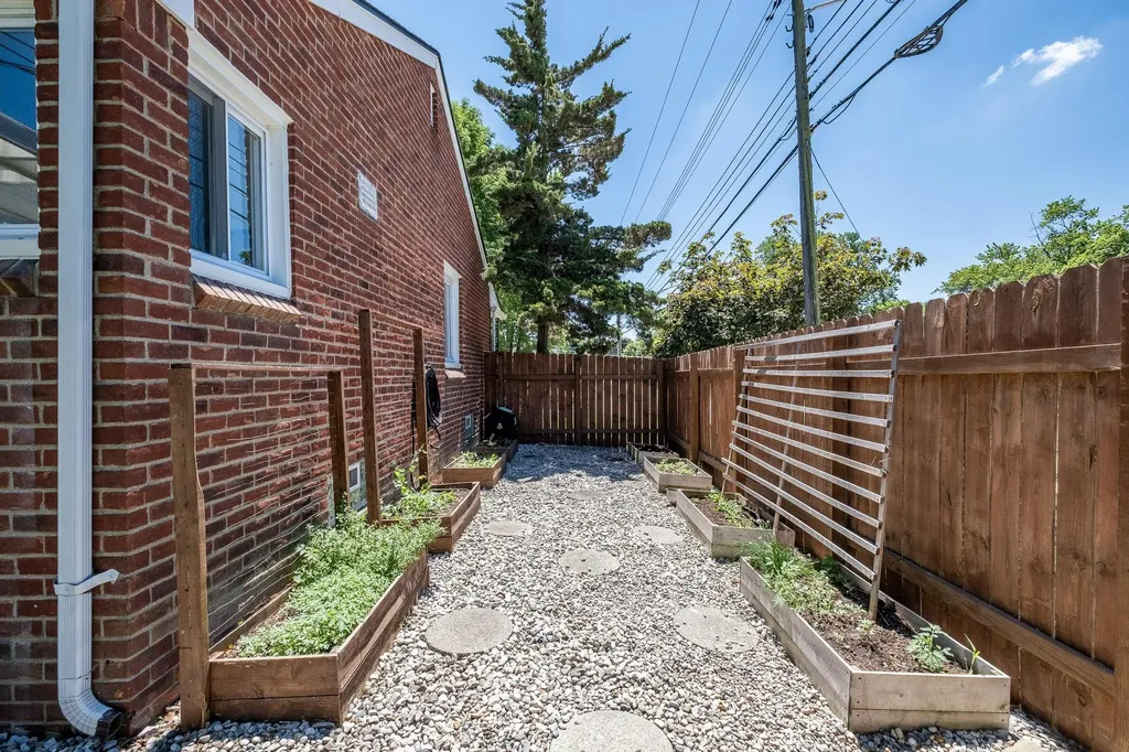 332 Normandy Road Royal Oak City MI 48073