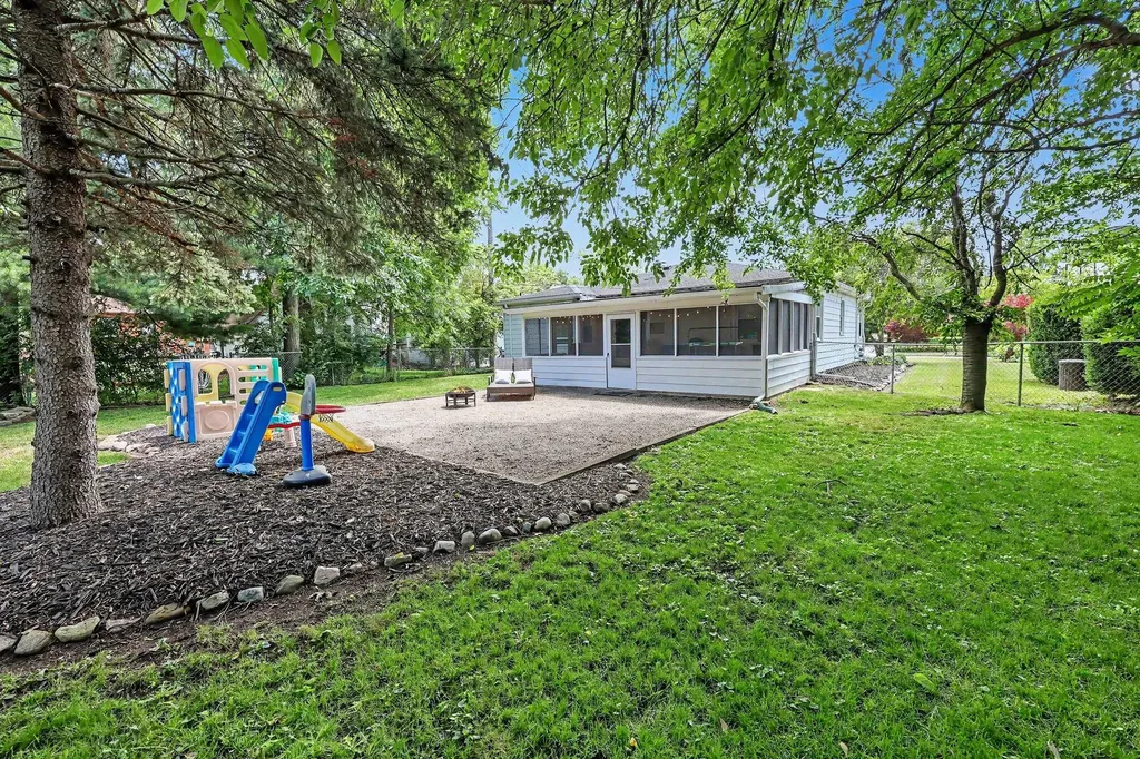 225 Smith Avenue Milan City MI 48160