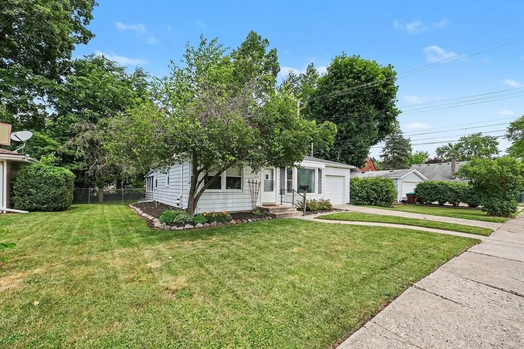 225 Smith Avenue Milan City MI 48160