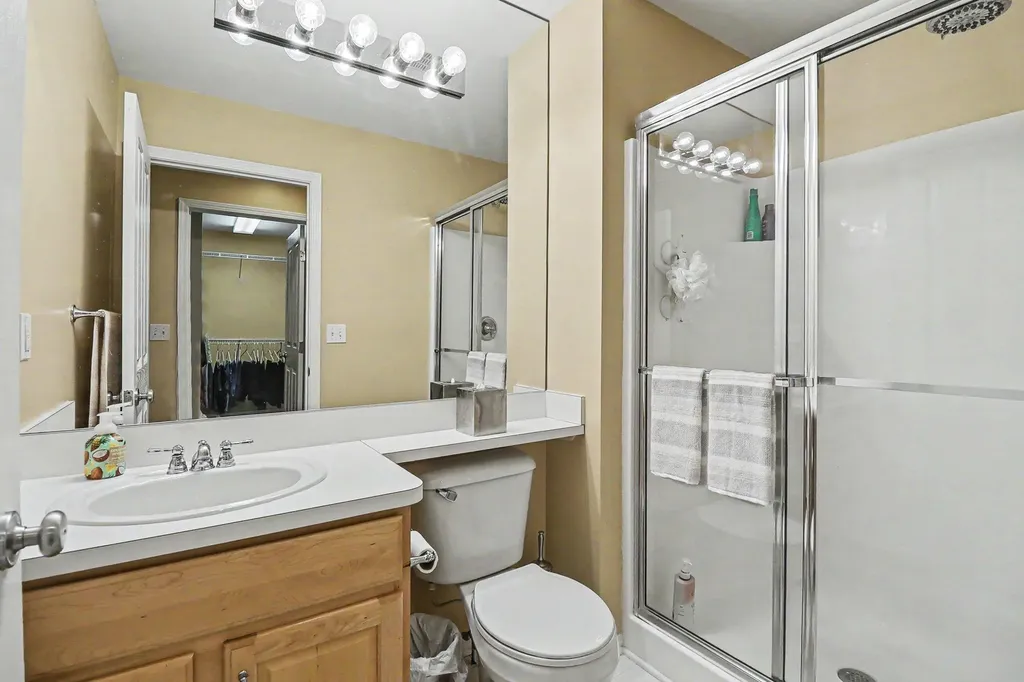 107 S Vista Auburn Hills City MI 48326