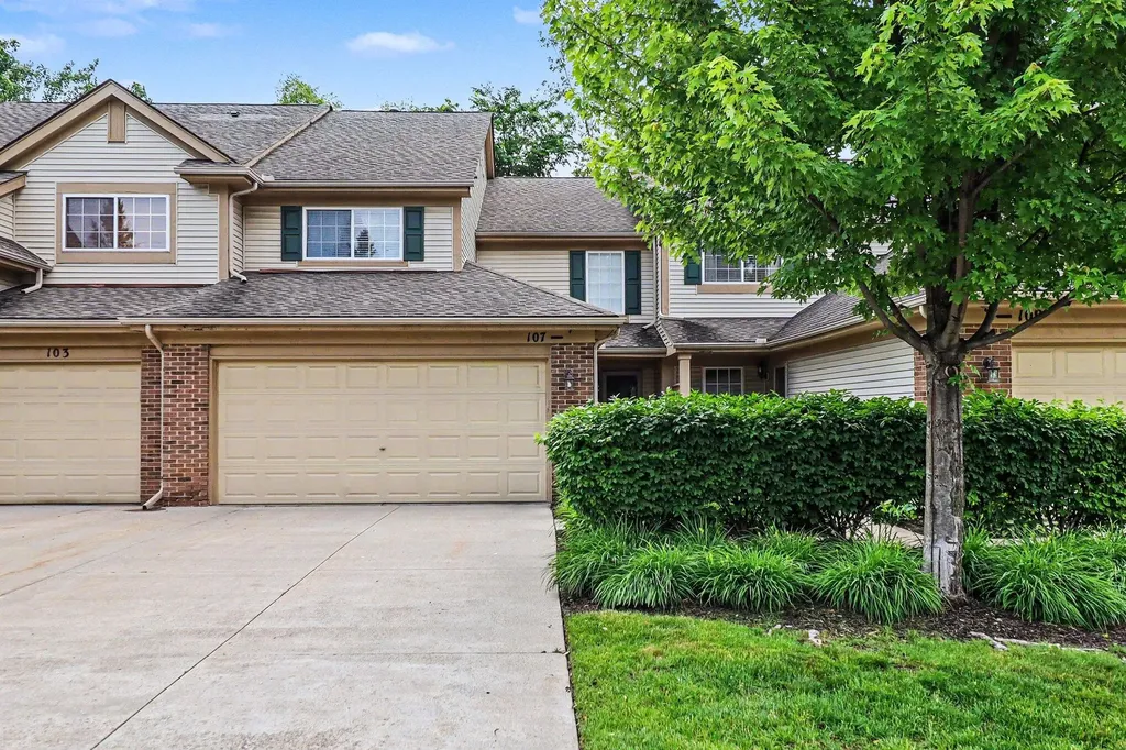 107 S Vista Auburn Hills City MI 48326