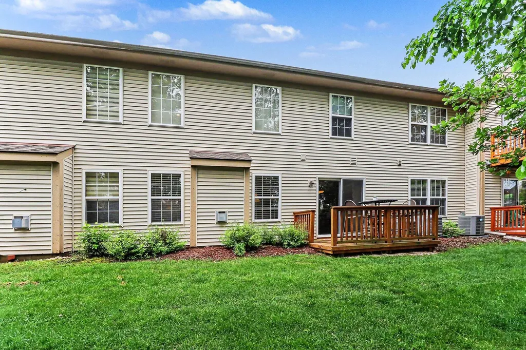107 S Vista Auburn Hills City MI 48326