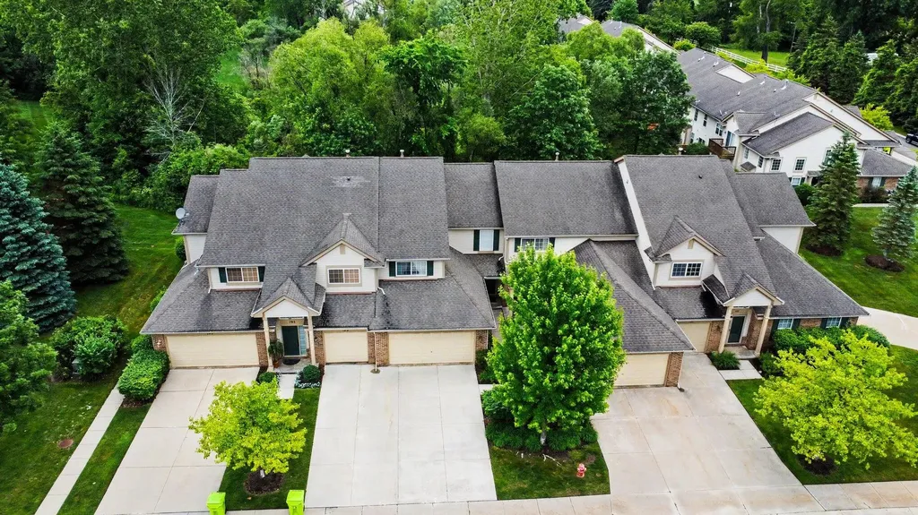107 S Vista Auburn Hills City MI 48326