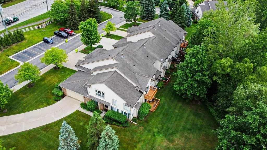 107 S Vista Auburn Hills City MI 48326
