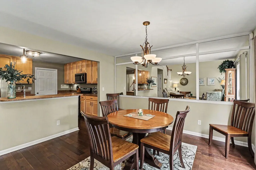107 S Vista Auburn Hills City MI 48326