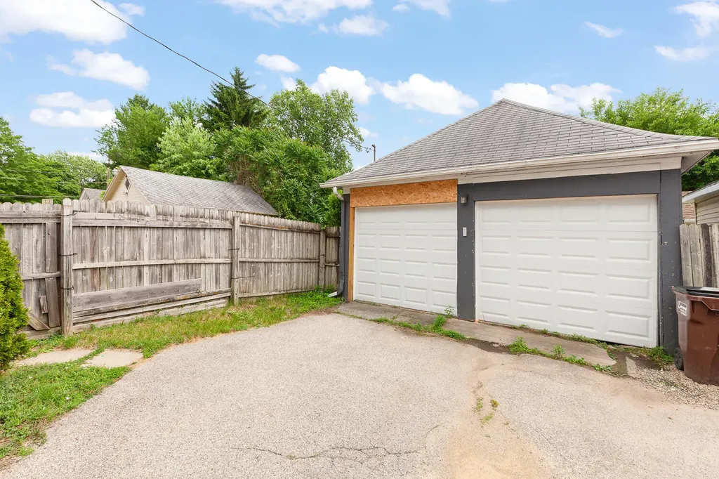 607 Harwood Street Jackson City MI 49203