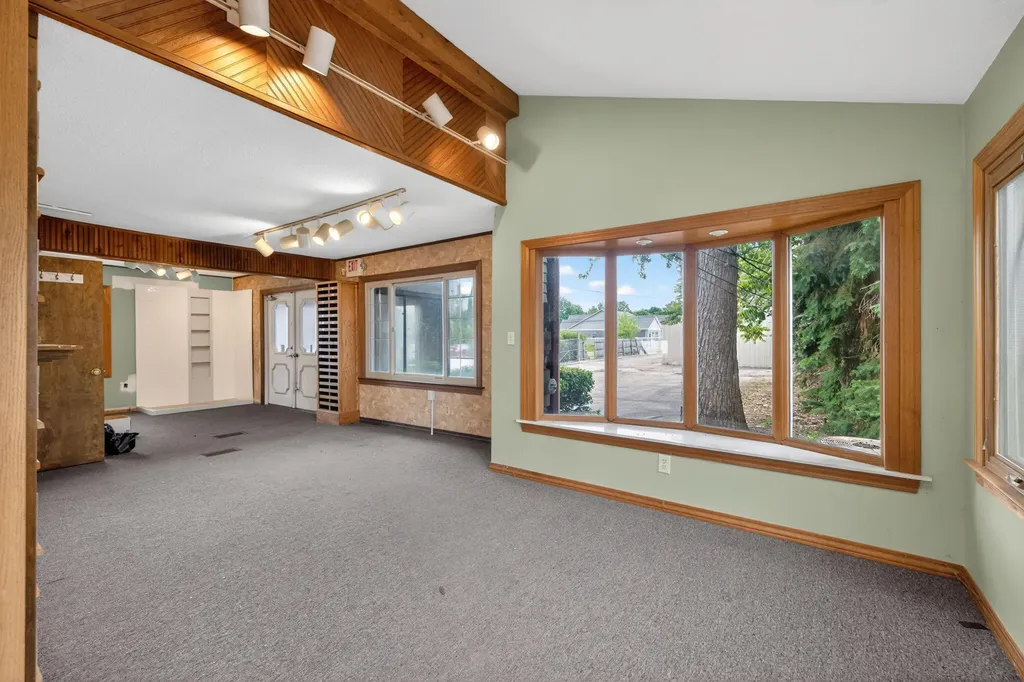 3829 West Road Trenton City MI 48183