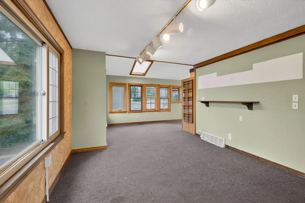 3829 West Road Trenton City MI 48183