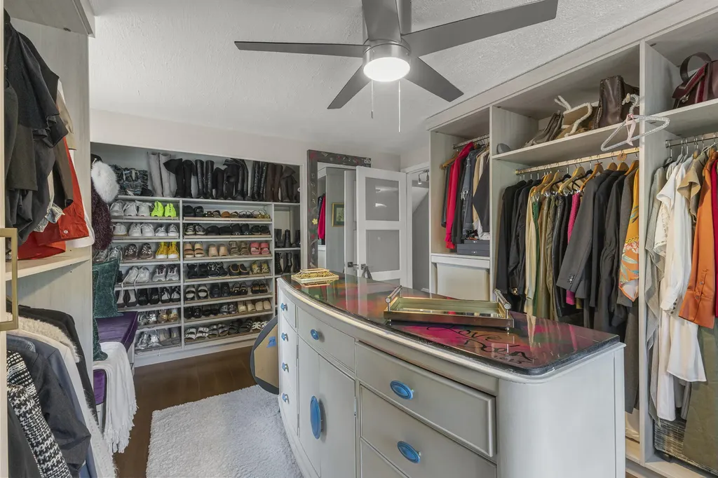 26181 Middlebelt Road Farmington Hills City MI 48334