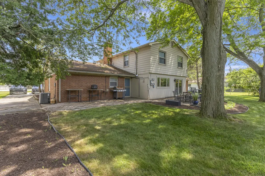 26181 Middlebelt Road Farmington Hills City MI 48334