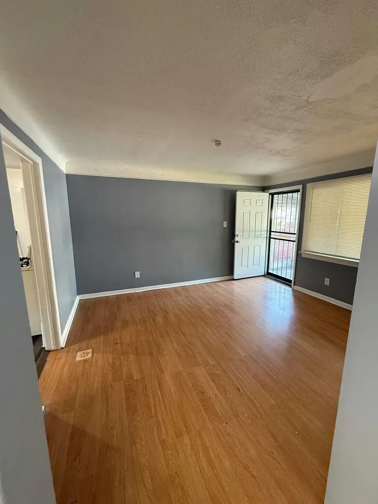 16191 Salem Detroit City MI 48219
