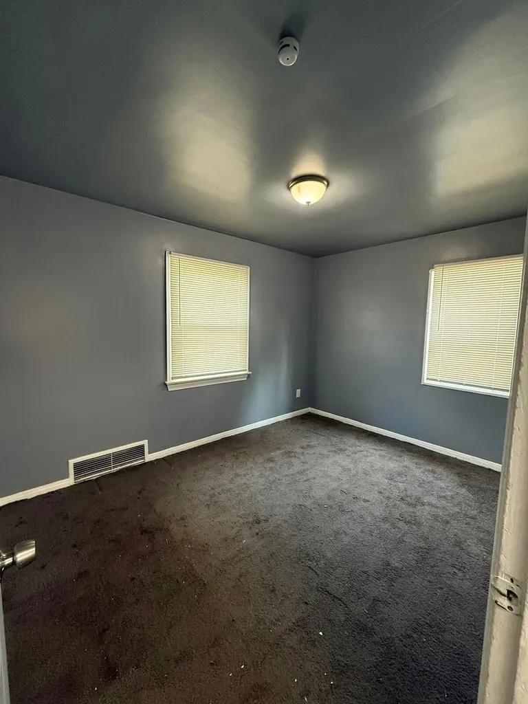 16191 Salem Detroit City MI 48219