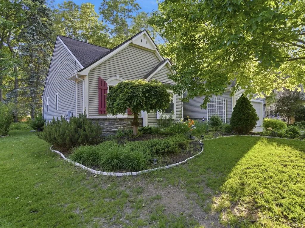 8473 Parkridge Drive Dexter City MI 48130