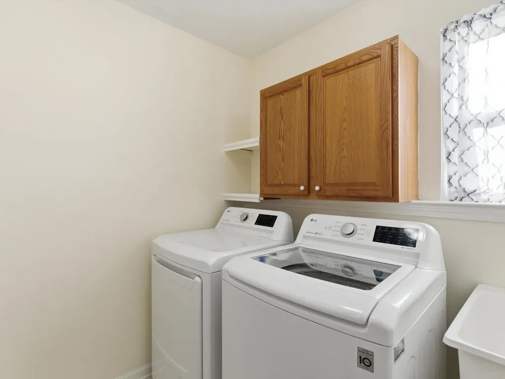 8473 Parkridge Drive Dexter City MI 48130