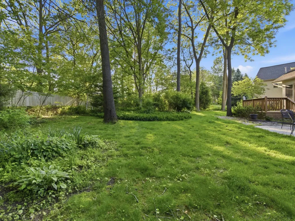 8473 Parkridge Drive Dexter City MI 48130