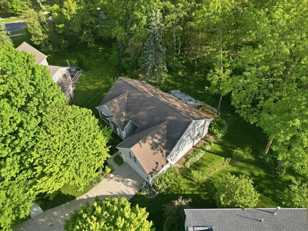 8473 Parkridge Drive Dexter City MI 48130