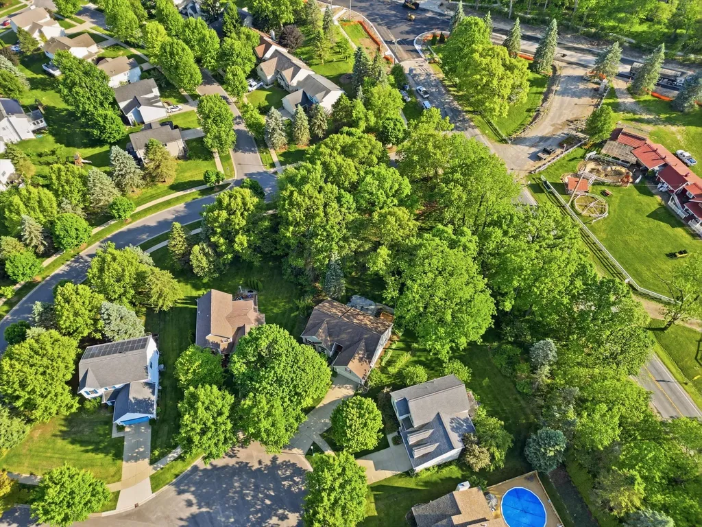 8473 Parkridge Drive Dexter City MI 48130