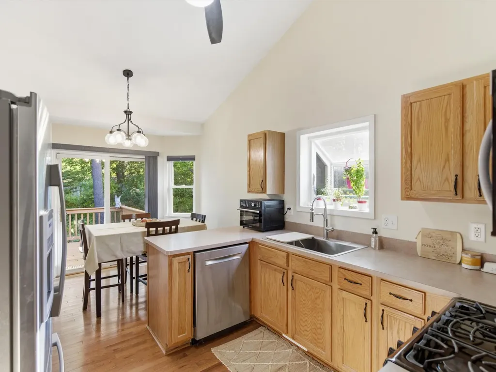 8473 Parkridge Drive Dexter City MI 48130