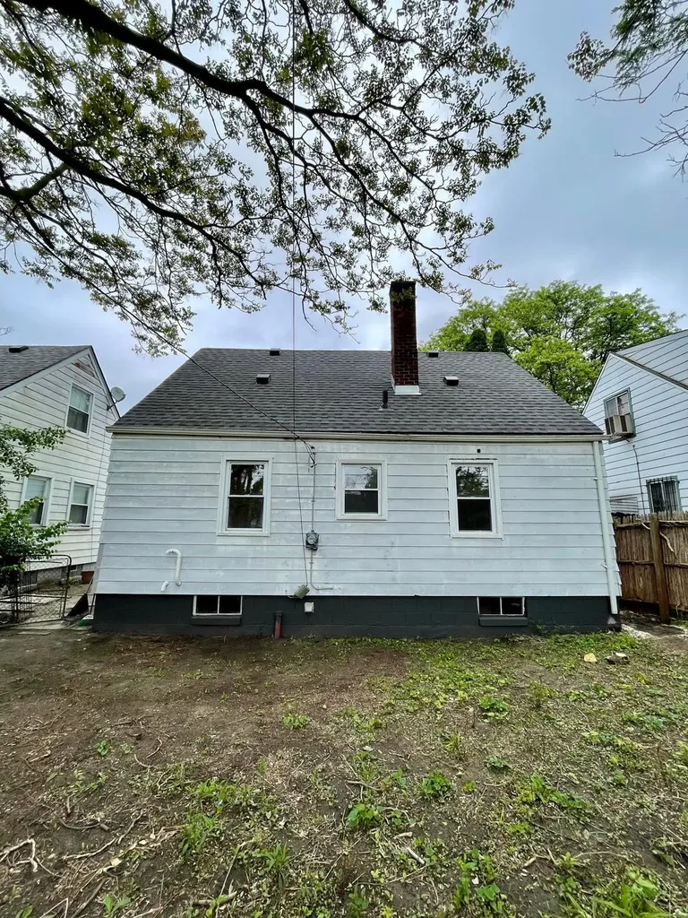 20495 Mendota Street Detroit City MI 48221