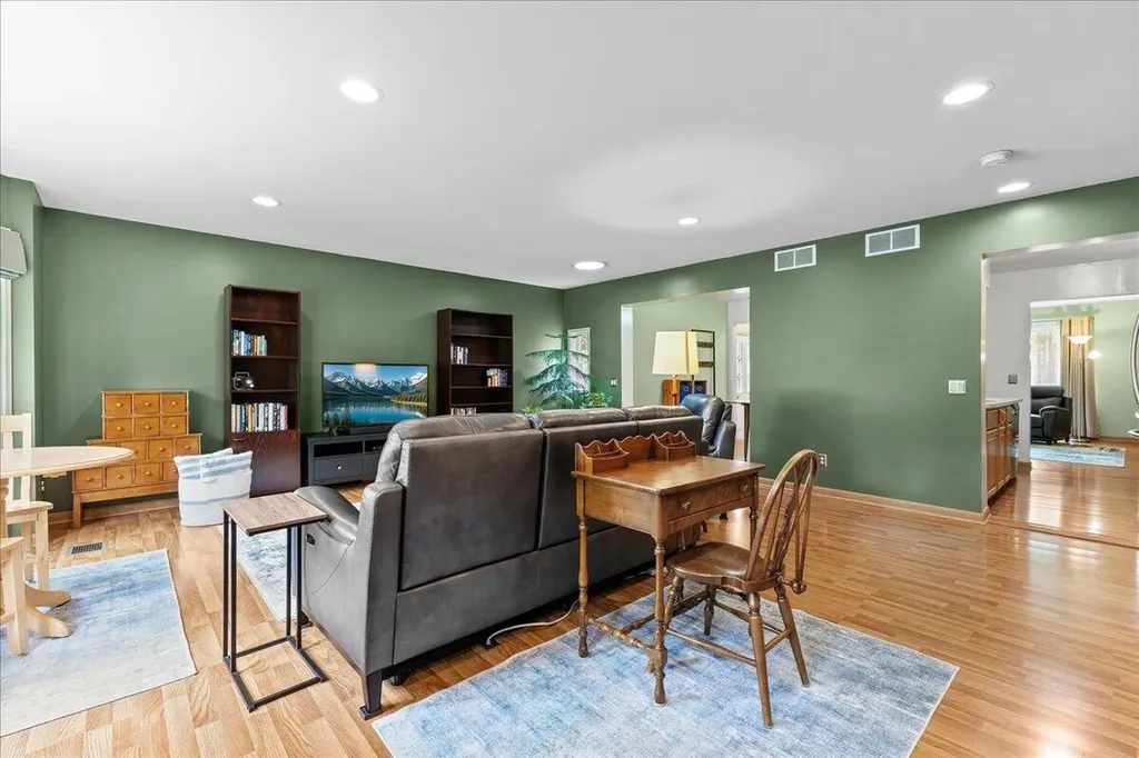 681 Archwood Drive Ann Arbor City MI 48103