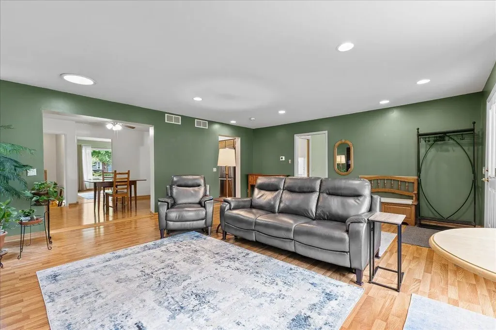 681 Archwood Drive Ann Arbor City MI 48103