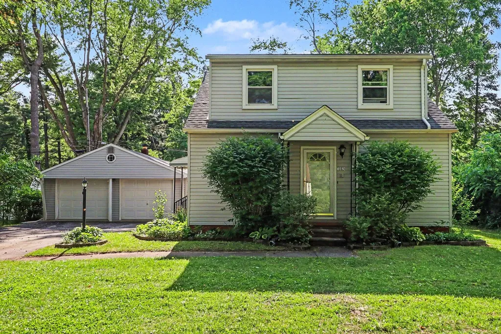 10624 Borgman Avenue Van Buren Charter Township MI 48111