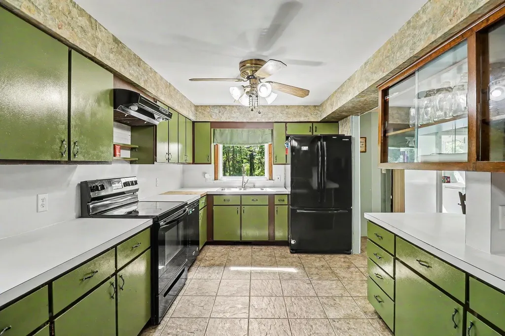 10624 Borgman Avenue Van Buren Charter Township MI 48111