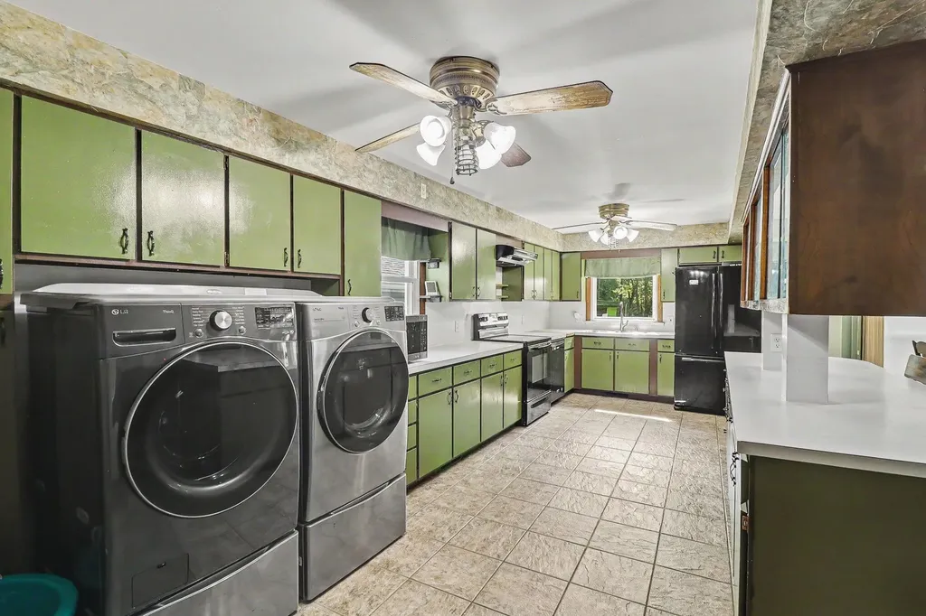 10624 Borgman Avenue Van Buren Charter Township MI 48111