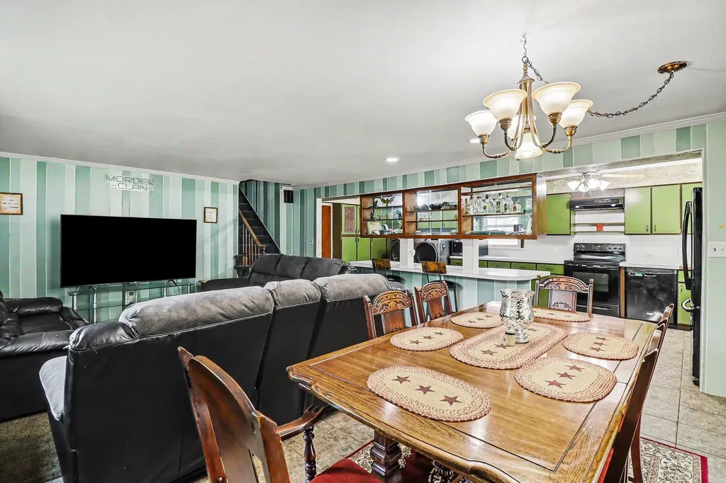 10624 Borgman Avenue Van Buren Charter Township MI 48111