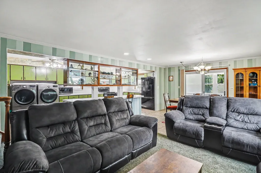 10624 Borgman Avenue Van Buren Charter Township MI 48111