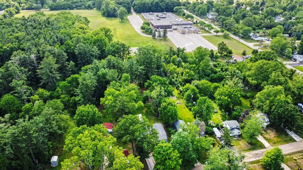 10624 Borgman Avenue Van Buren Charter Township MI 48111