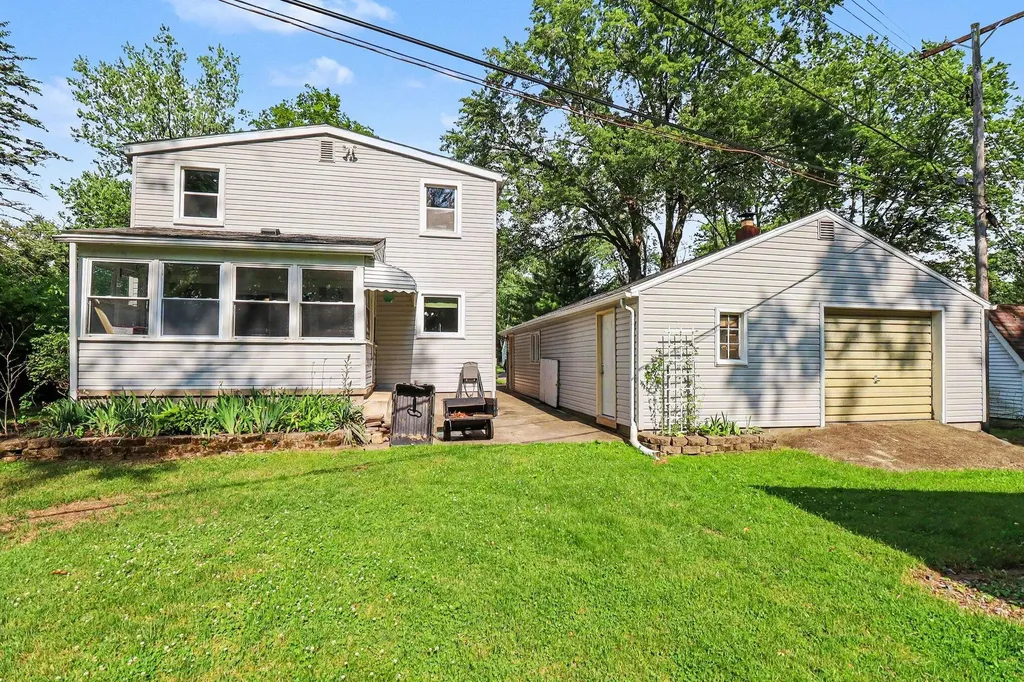 10624 Borgman Avenue Van Buren Charter Township MI 48111
