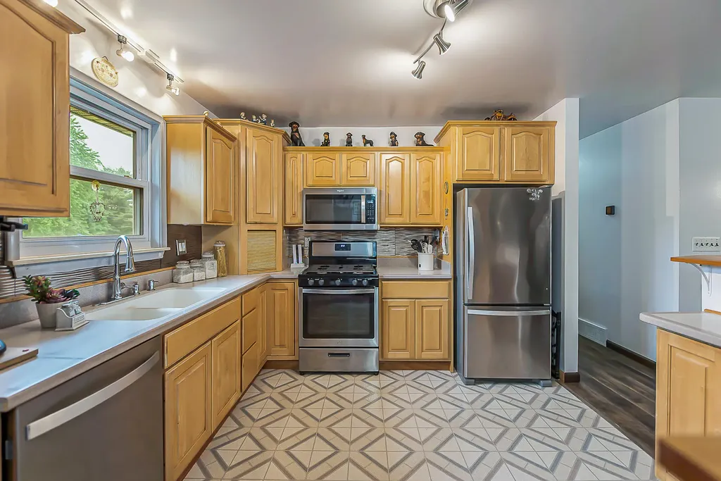 4338 Swarthout Road Hamburg Township MI 48169