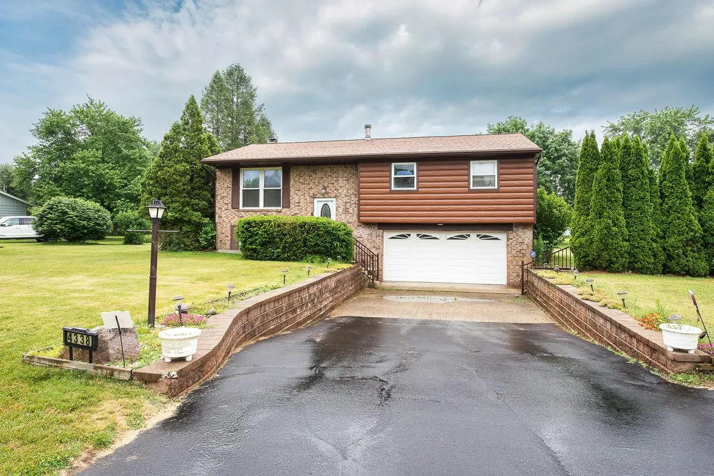 4338 Swarthout Road Hamburg Township MI 48169