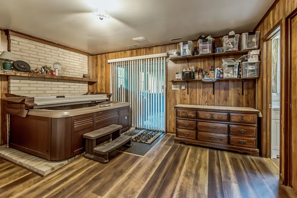 4338 Swarthout Road Hamburg Township MI 48169