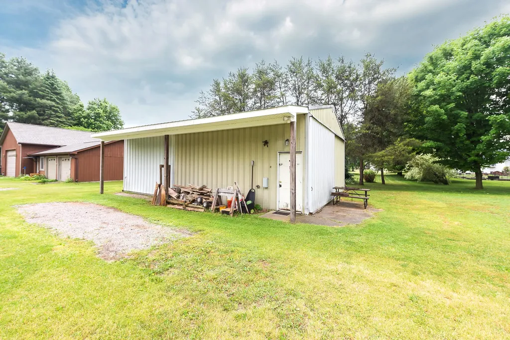 4338 Swarthout Road Hamburg Township MI 48169