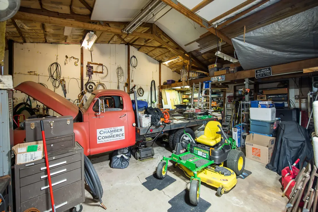 4338 Swarthout Road Hamburg Township MI 48169