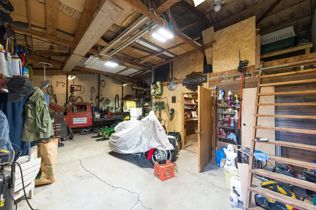 4338 Swarthout Road Hamburg Township MI 48169