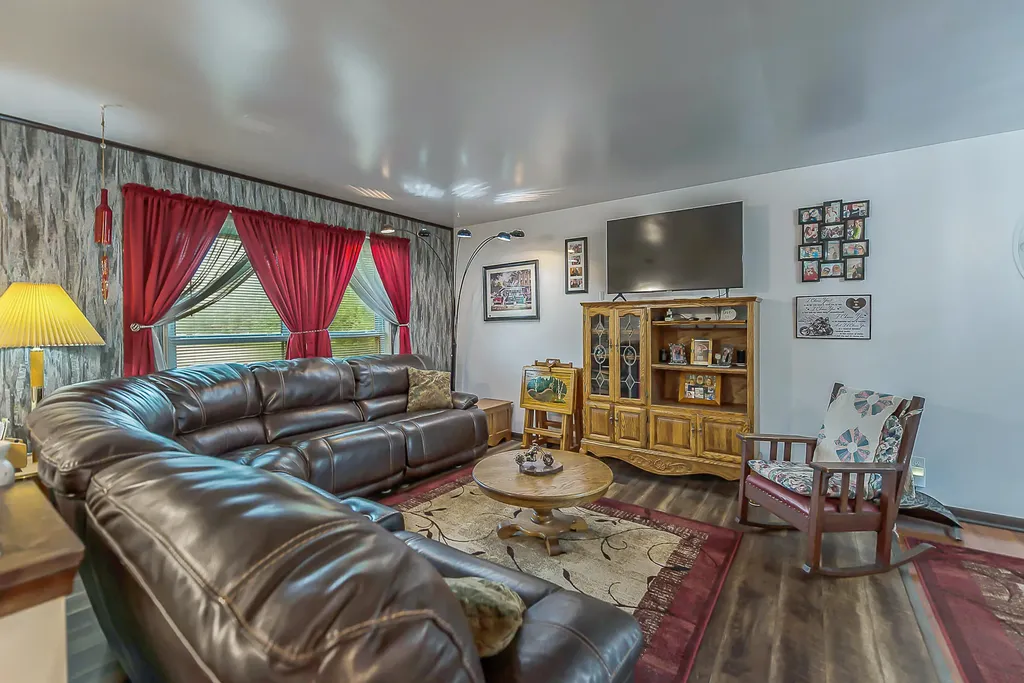 4338 Swarthout Road Hamburg Township MI 48169