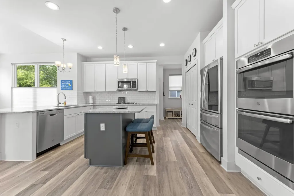 3088 Madison Street Wixom City MI 48393