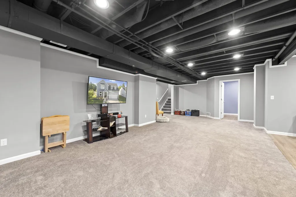 3088 Madison Street Wixom City MI 48393