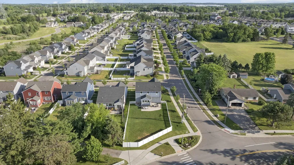3088 Madison Street Wixom City MI 48393
