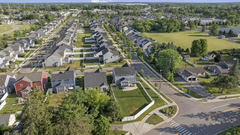 3088 Madison Street Wixom City MI 48393