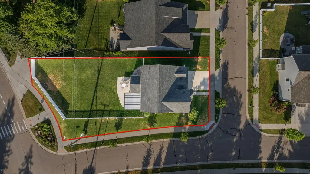 3088 Madison Street Wixom City MI 48393