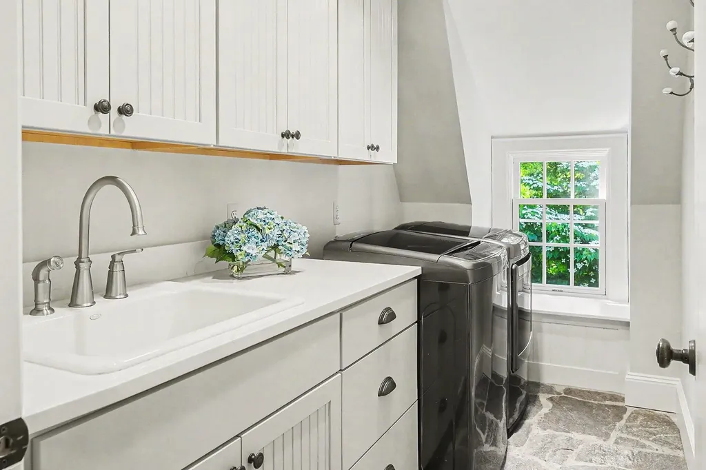 540 Rock Creek Drive Ann Arbor Charter Township MI 48104